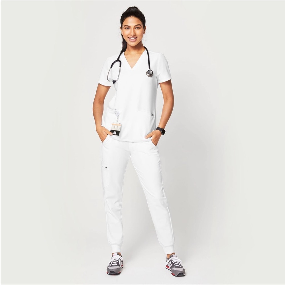 FIGS White Casma and Zamora Scrub Set
